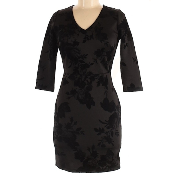 Papaya Dresses & Skirts - Little black casual dress medium